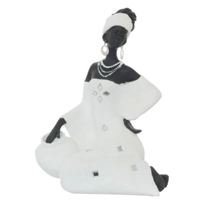 MOTSWARI LADY SITTING WITH POT 20