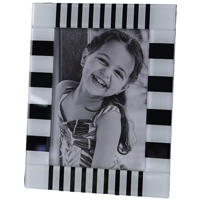 BLACK & WHITE MIRROR PHOTO FRAME