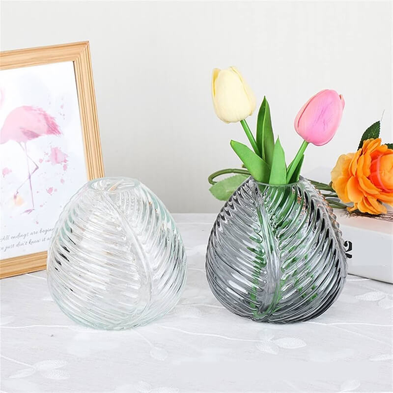 GREY LEAF BUD VASE 12CM - Image 2